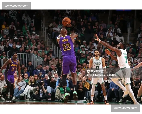 湖人队与凯尔特人队激战再起 球迷期待经典对决与荣耀传承